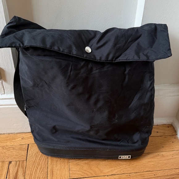 KORS rain boots & shoulder messenger bag - Picture 12 of 12